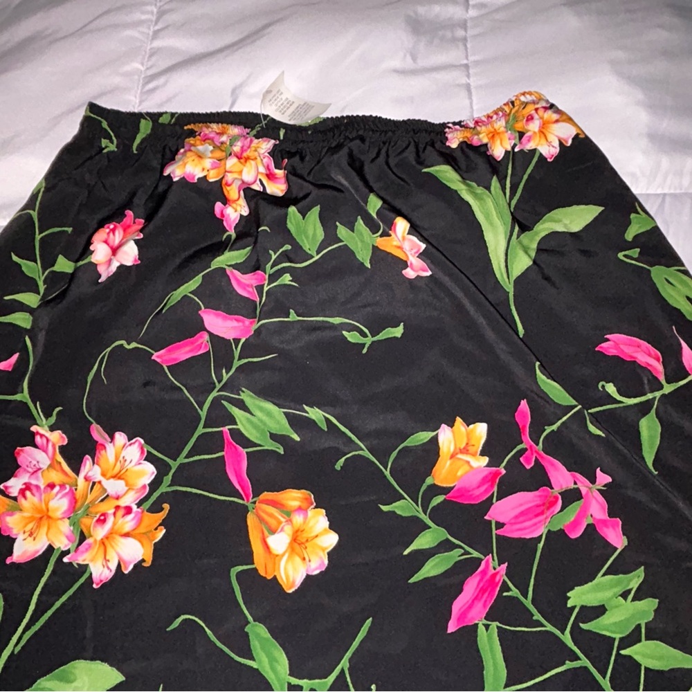 Susan Graver Style Skirt - Picture 2 of 7